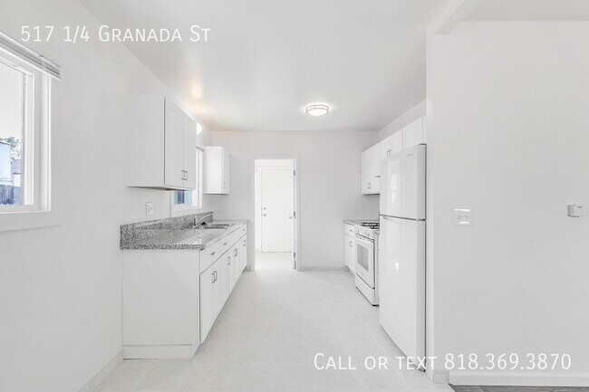 Building Photo - 517 1/4 Granada St-