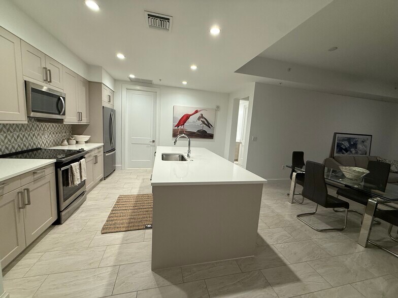 Building Photo - 1111 Central Ave