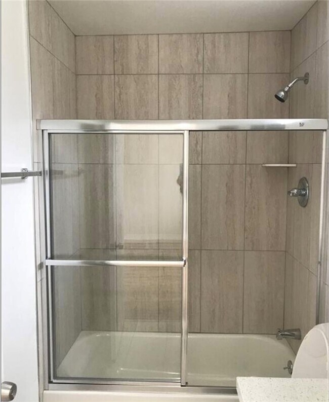 Building Photo - 832 Padilla St