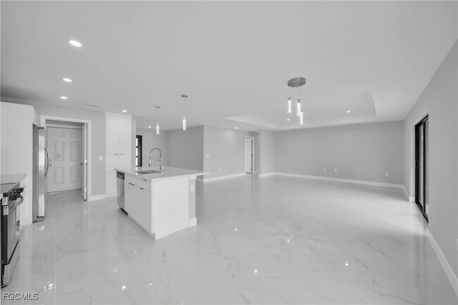 Building Photo - 2913 NW 9th Terrace