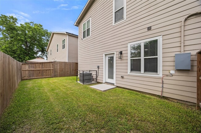 Building Photo - 7418 Mount St
