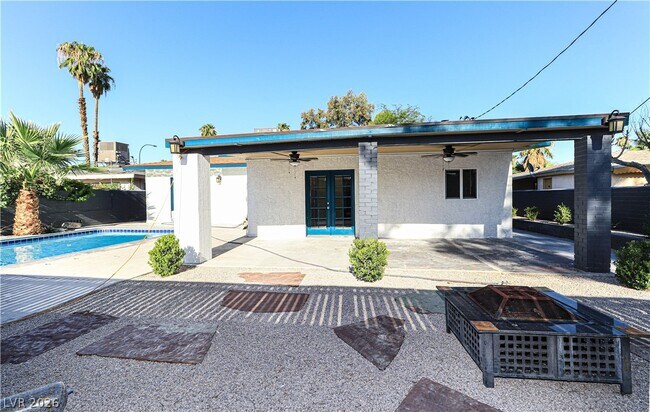 Building Photo - 2100 Santa Ynez Dr