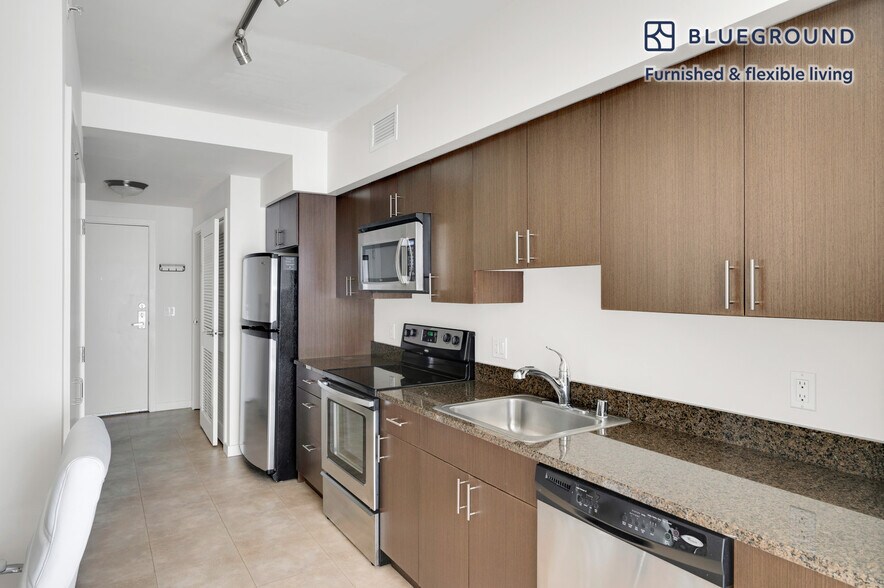 Building Photo - 10349 NE 10th St