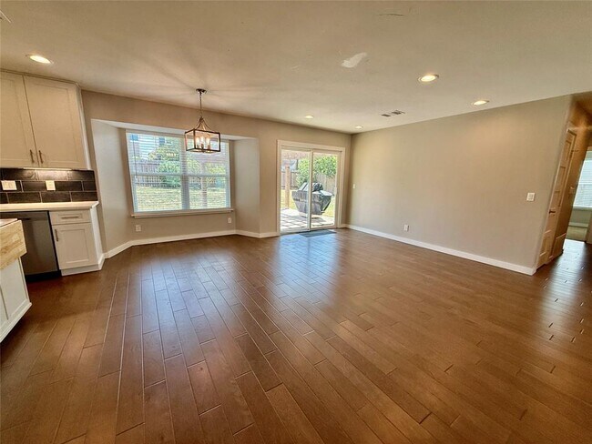 Building Photo - 5229 Basswood Ln