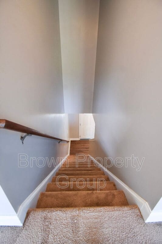 Building Photo - 131 Flag Ln