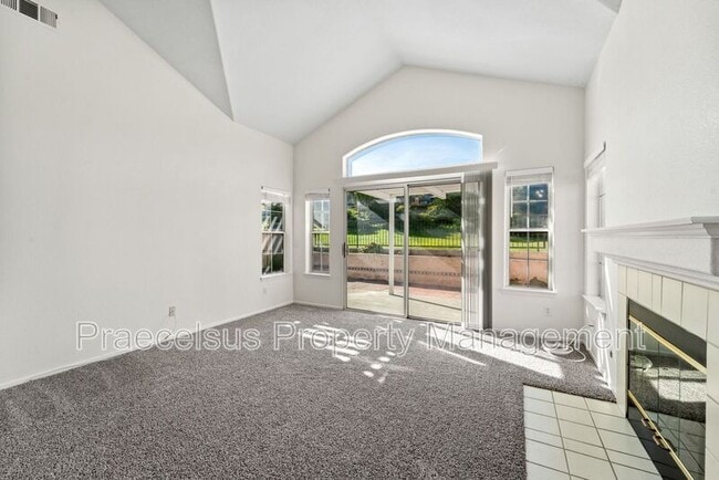 Building Photo - 2394-A Greenbriar Dr