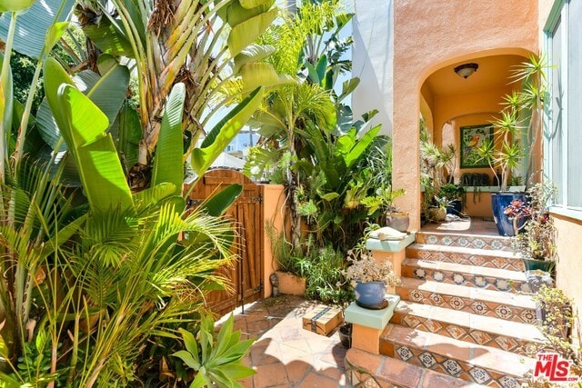 Primary Photo - 121 Brooks Ave