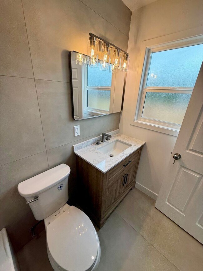 Building Photo - Completely Remodeled Single Family House!