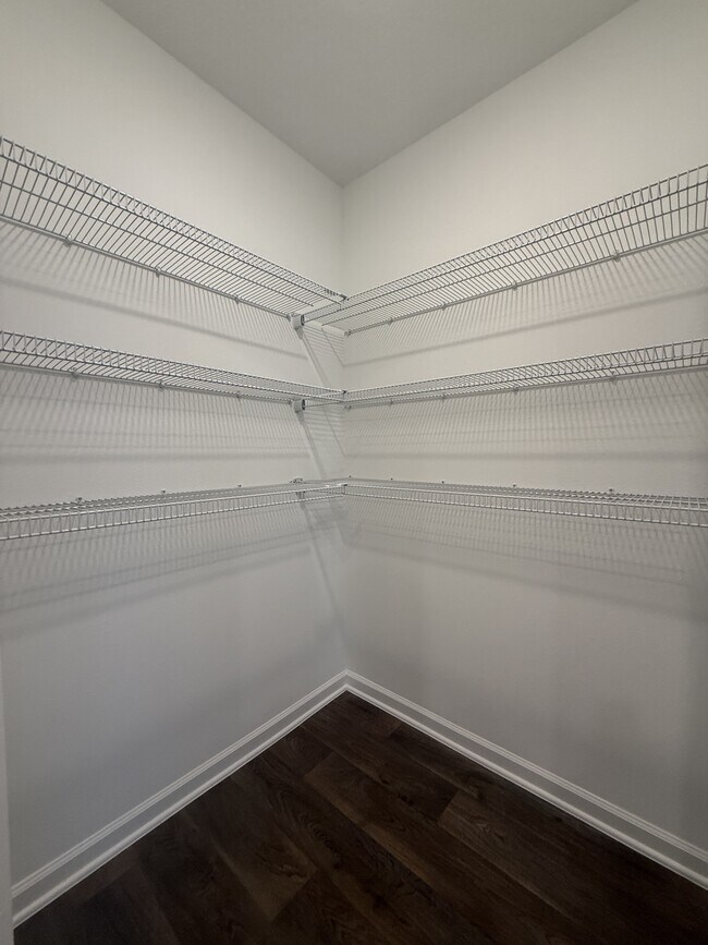 Building Photo - 350 Ardila Cir