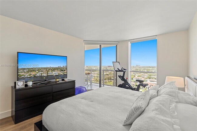 Building Photo - 3598 Yacht Club Dr