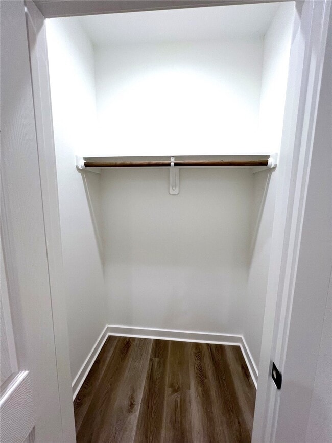 Building Photo - 175 W 6th St