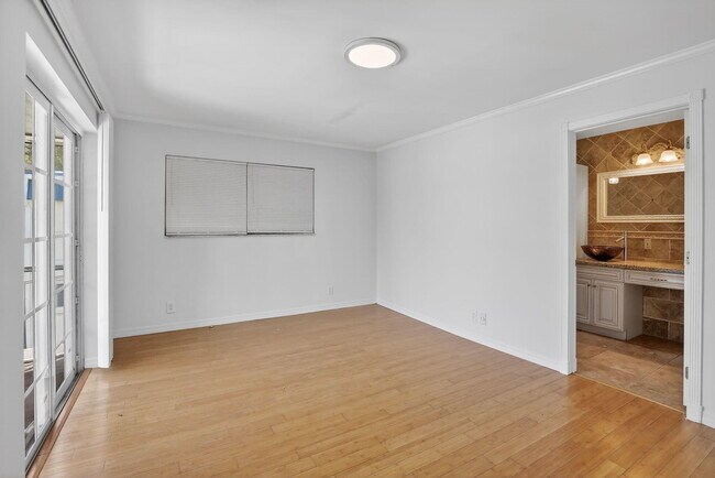 Building Photo - 5514 SW 44th Terrace