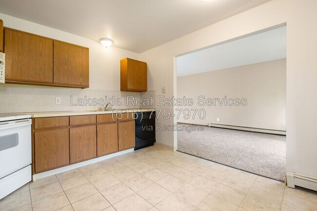 Building Photo - 2914 Earle Ave SW