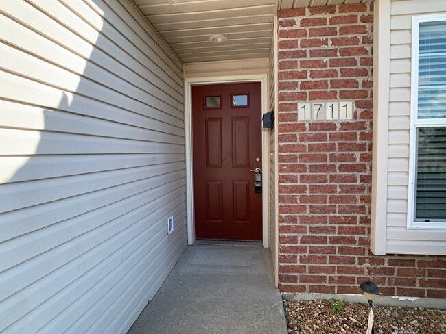 Building Photo - Freshly Updated, One Level Ranch, No Steps...
