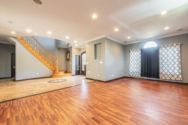 Building Photo - 53 Edward Ave