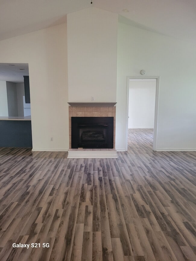 Building Photo - 739 Mockingbird Dr
