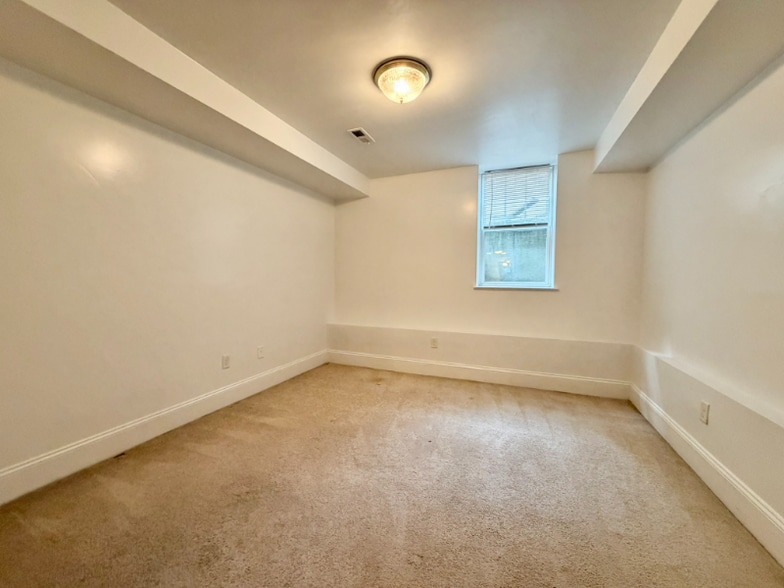 Building Photo - 157 M St
