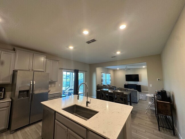 Building Photo - Spacious Home in Growing Area of St Johns County