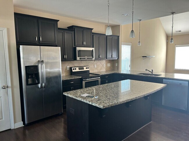 Building Photo - 2120 Courtland Dr