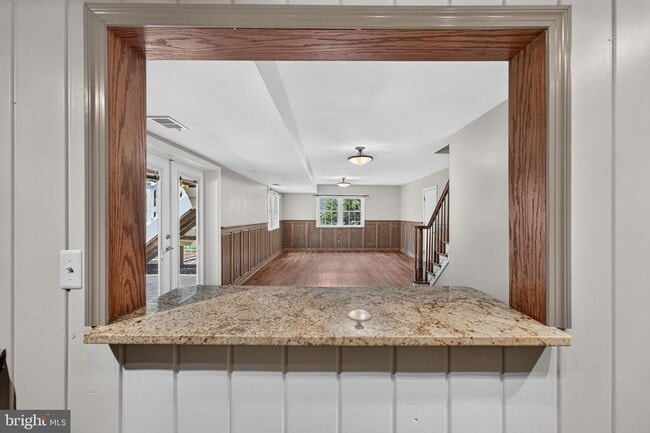Building Photo - 6443 Walters Woods Dr