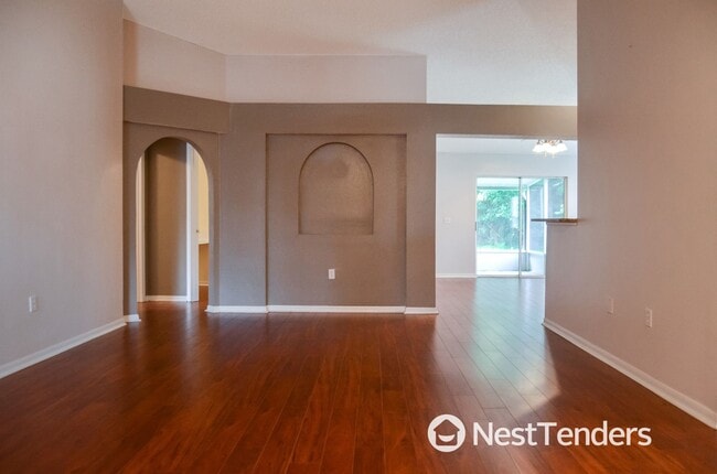 Building Photo - Four Bedrooms in Hickory Hill!