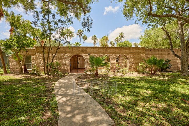 Building Photo - 5108 Manana Cir
