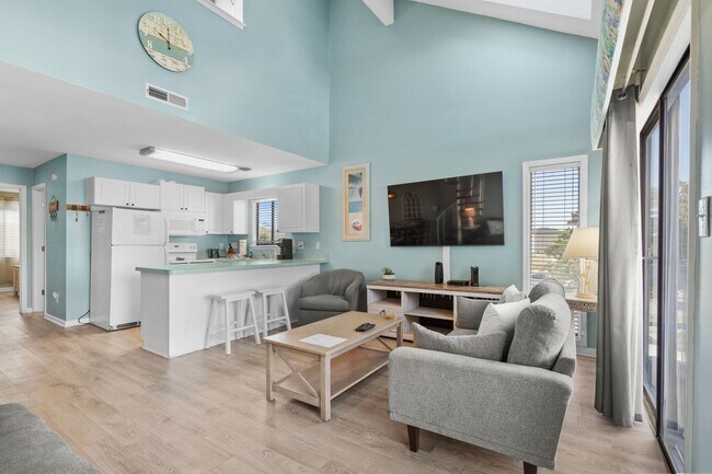 Building Photo - Fully Furnished W/ All Utilities Included! Seasonal Rental available 9/1/25-3/31/26