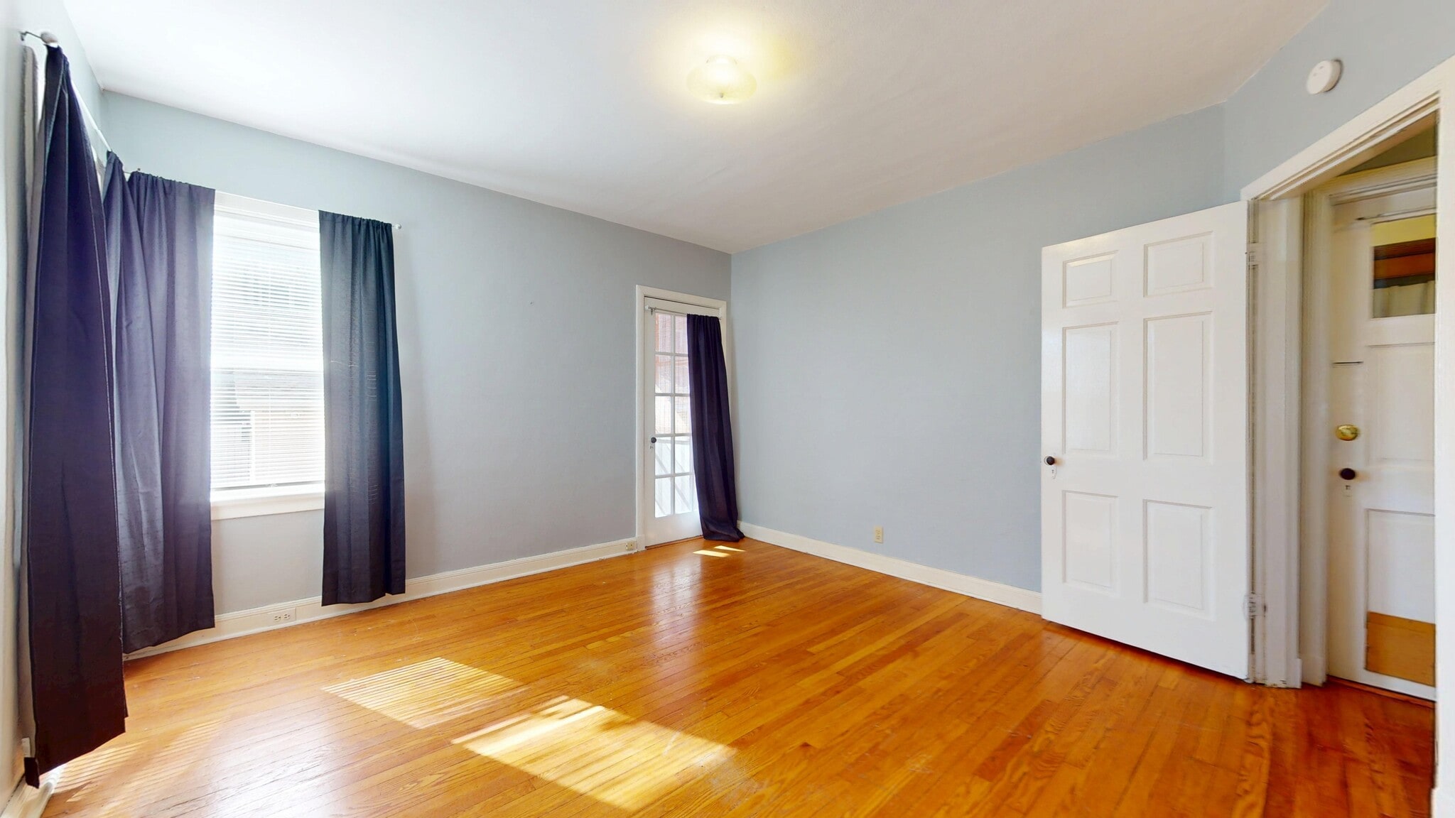 Building Photo - 5816 Mardel Ave