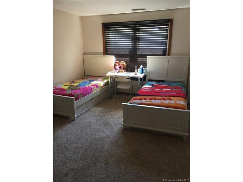 Building Photo - B5 Saint Marc Cir