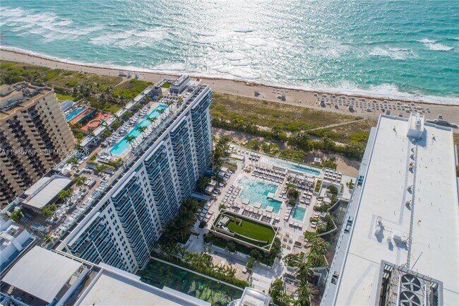 Building Photo - 2301 Collins Ave