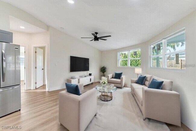 Building Photo - 190 Tarpon Rd