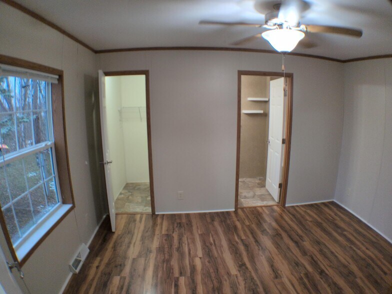 Building Photo - 36 W Road Park