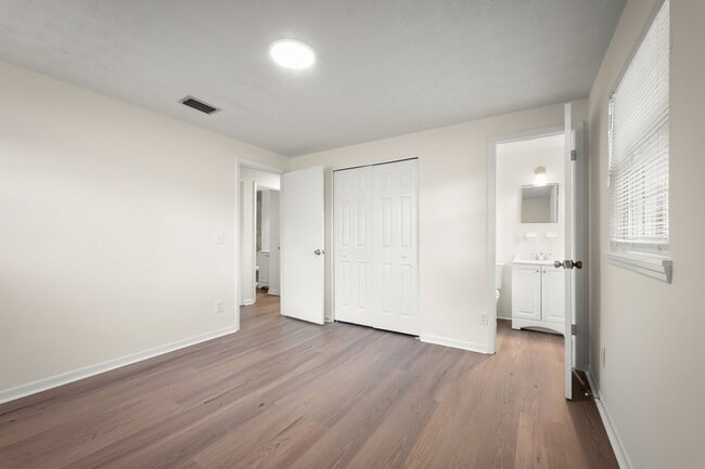 Building Photo - 11057 Bluehill Dr