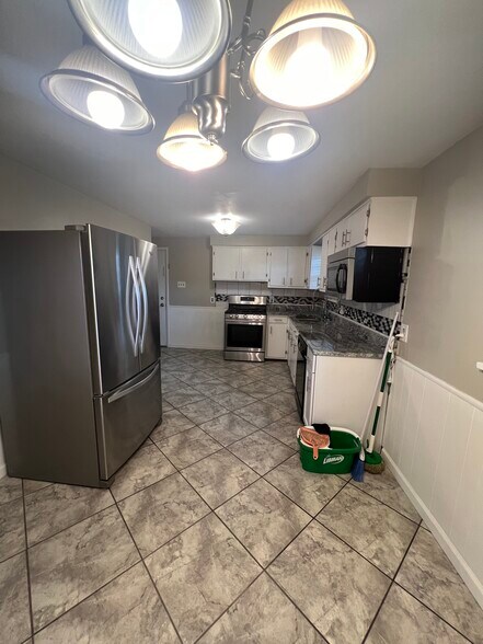 Building Photo - 3860 Burkey Rd