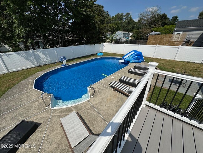 Building Photo - 18 Branch Rd