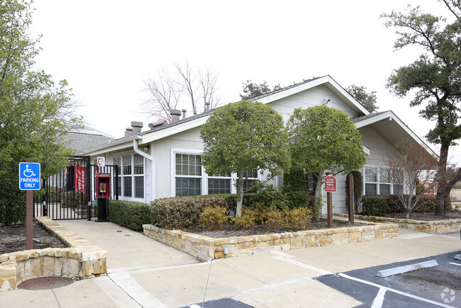 Building Photo - Shiloh Village Apartments