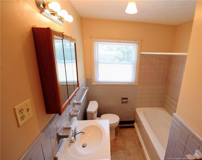 Building Photo - 1710 Camden Rd