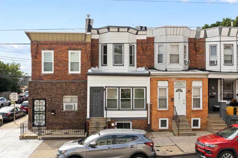 Building Photo - 2528 S 63rd St