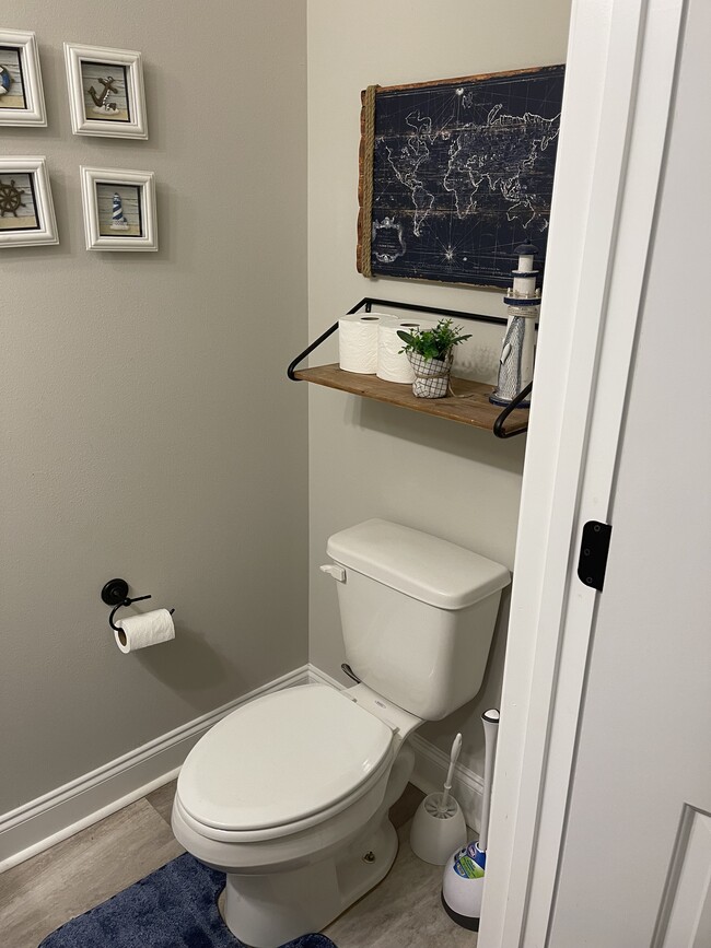 Half Bath - 1000 Dalton Cir