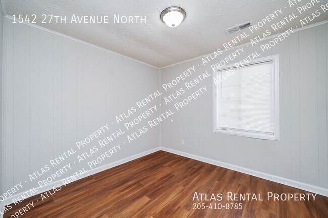 Building Photo - 1542 27th Ave N