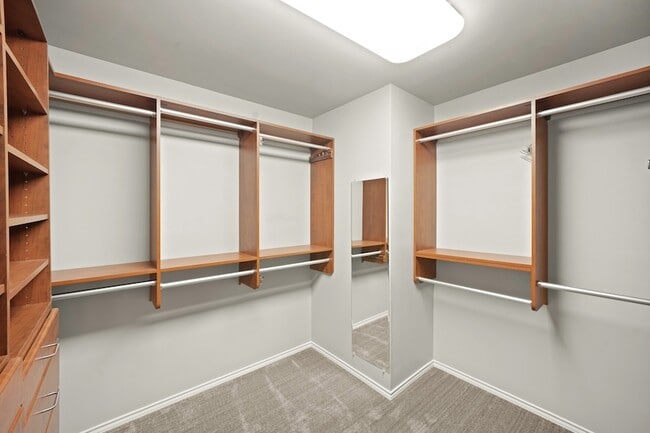 Building Photo - 1014 Rochow St