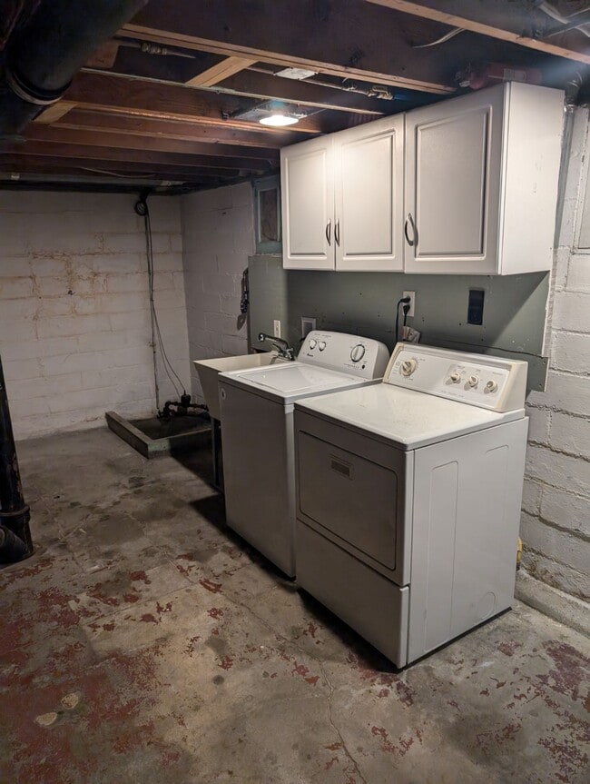 Building Photo - 409 2nd Ave NW