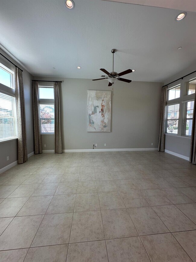 Building Photo - 11664 N Bella Verde Ave