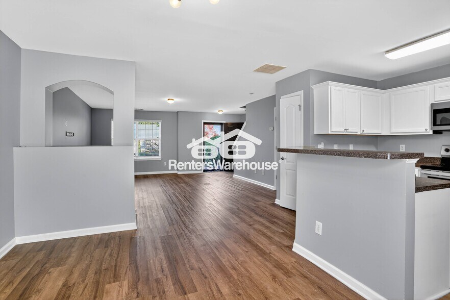 Building Photo - 3449 Parc Dr SW