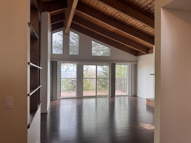 Building Photo - 17554 Patricia Way