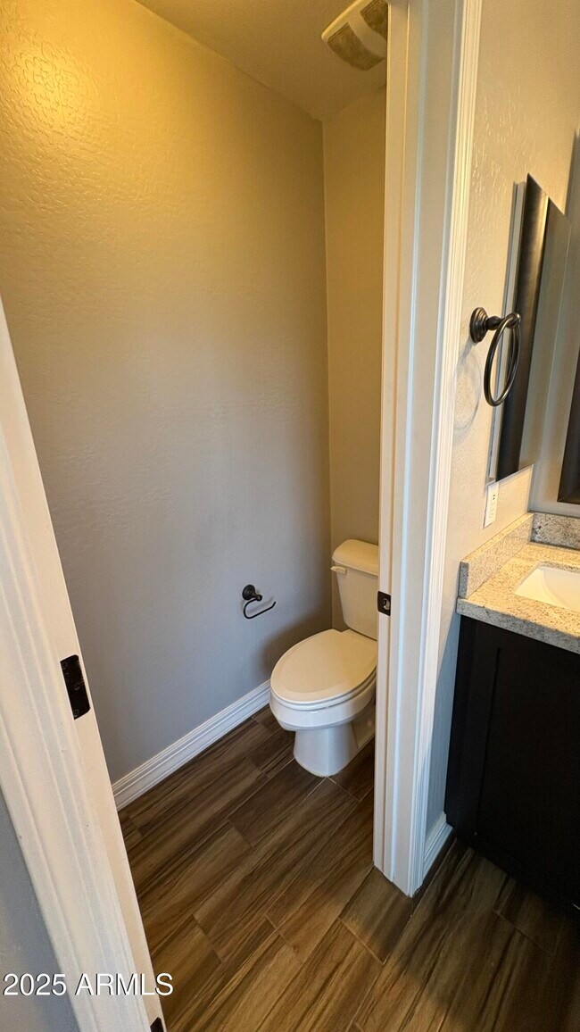 Building Photo - 11460 W St John Rd