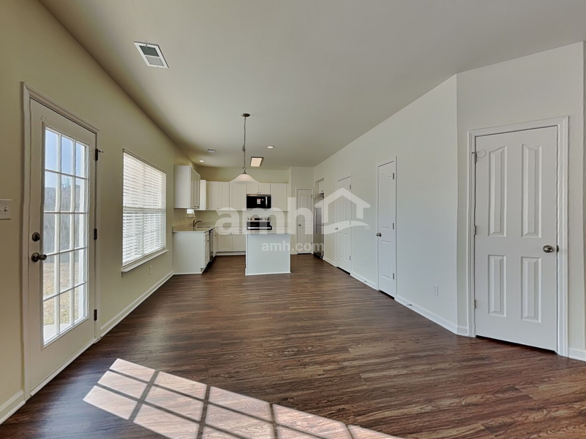 Building Photo - 2524 Ingleside Dr