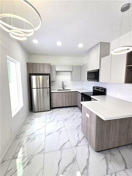 Building Photo - 3201 Magdalena St