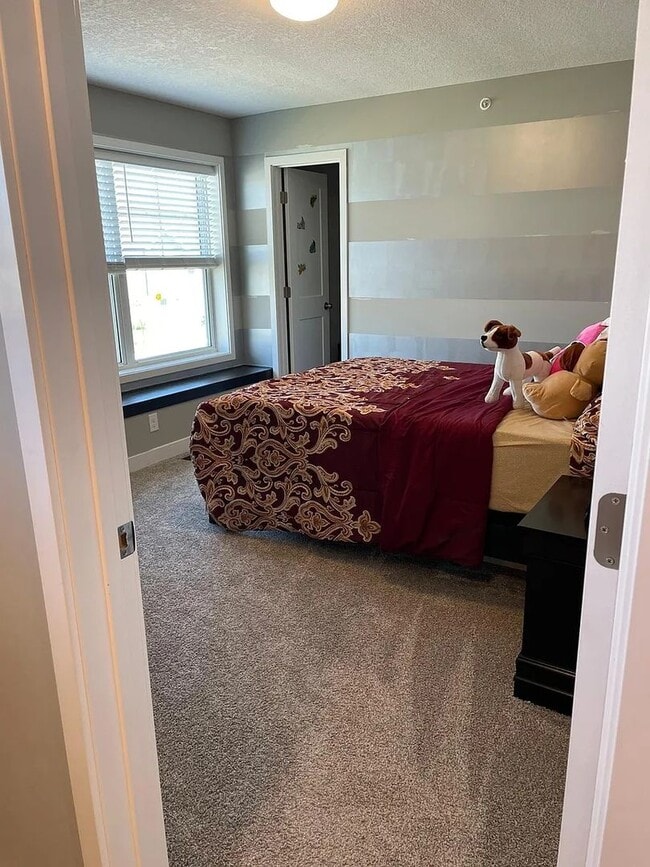 Building Photo - Awesome woodbury townhouse available!