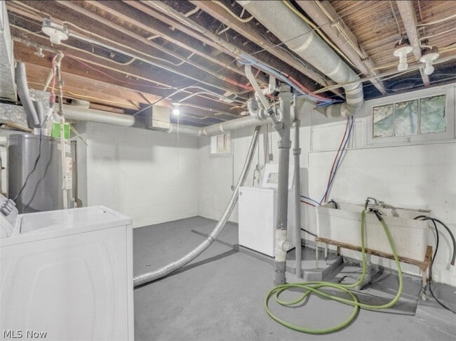 Building Photo - 3311 W 130th St